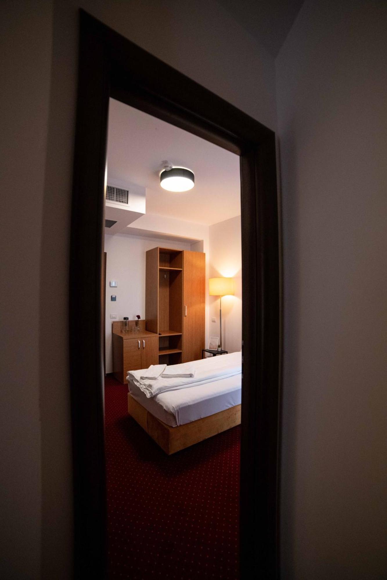 Bucharest Airport Accomodation Aparthotel Otopeni Εξωτερικό φωτογραφία
