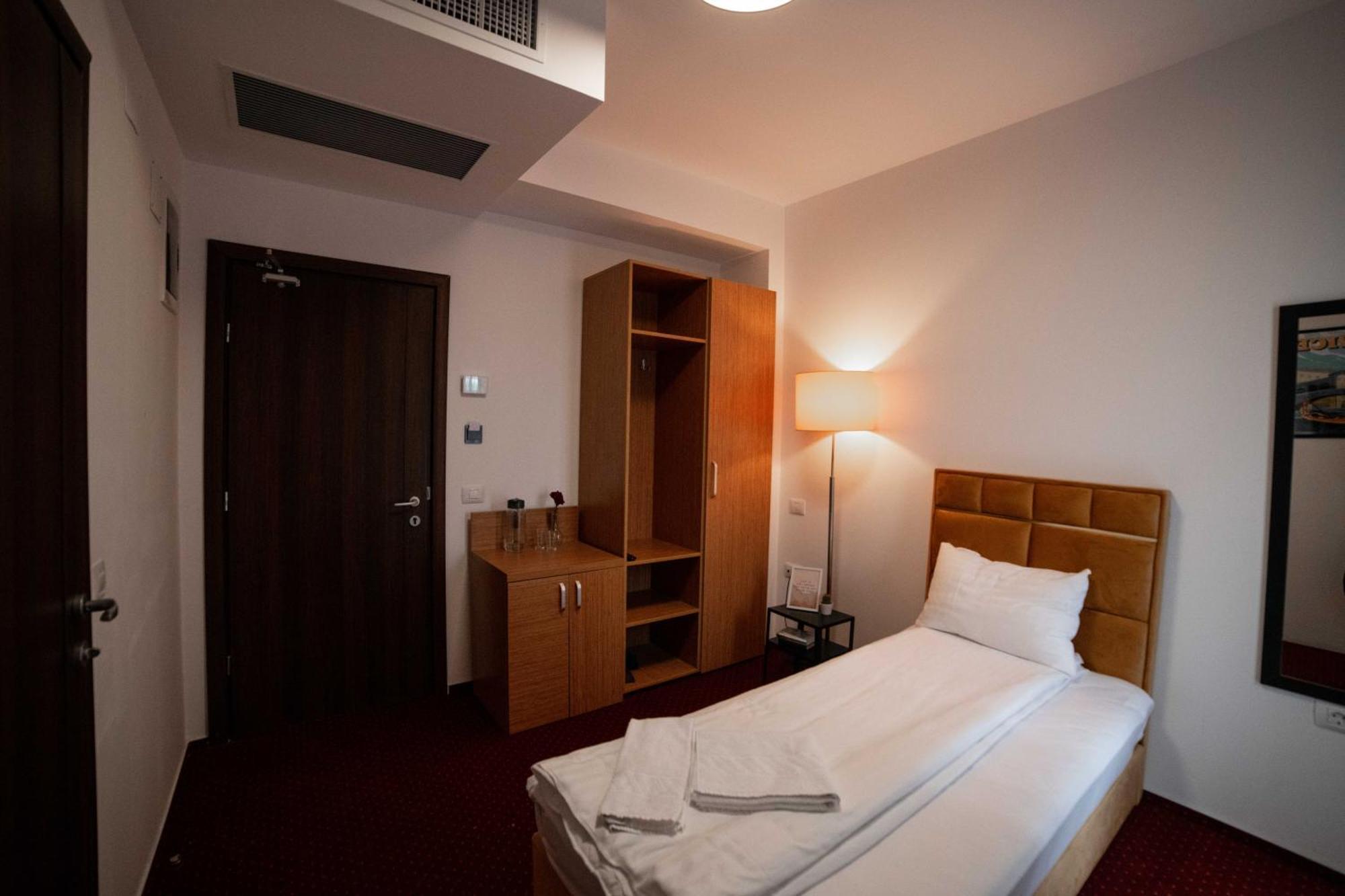 Bucharest Airport Accomodation Aparthotel Otopeni Εξωτερικό φωτογραφία